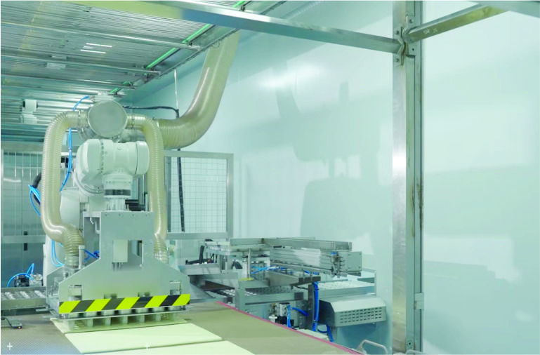 中国首个引进甜甜圈自动化设备企业